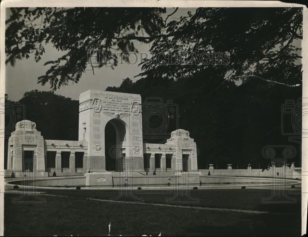 1929 Press Photo The recently completed Aredo Triomphe, memorial in France - Historic Images