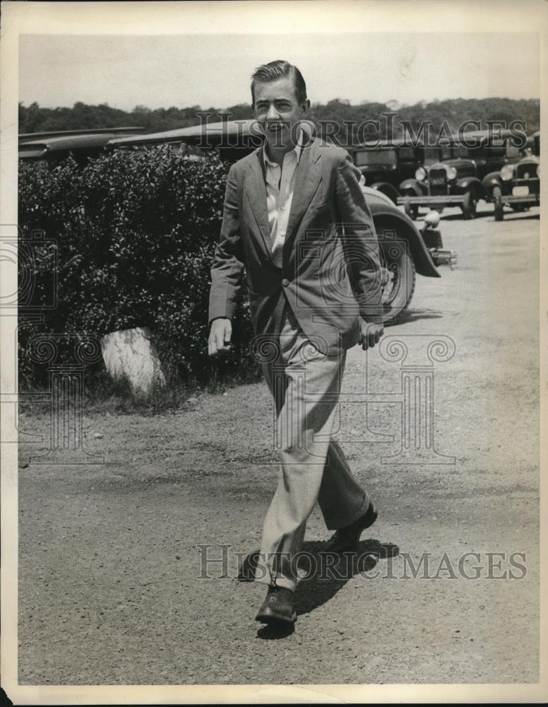 1931 Press Photo Edward McLean Jr at Bailey&#39;s Beach in R.I. - Historic Images