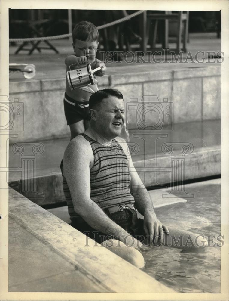 1933 Press Photo John Edward Craig John Edward Craig Jr. Roney Plaza Pool - Historic Images