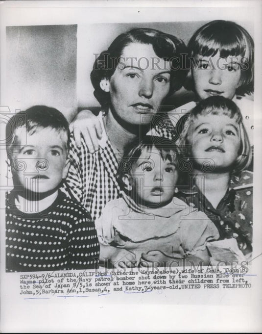 1959 Press Photo Mrs Catherine Wayne Wife of Navy Pilot Missing & 4 Children - Historic Images