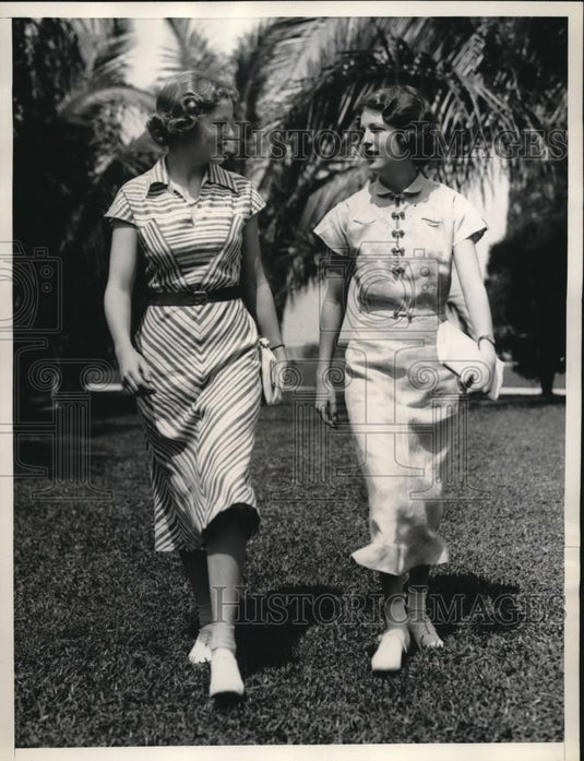 1936 Press Photo Barbara & Betty West Strolls Gardens of British Colonial Hotel - Historic Images