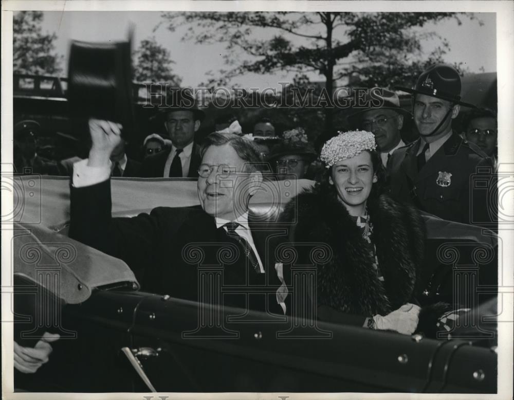 1939 Press Photo Governor Arthur James and Daughter Dorothy - Historic Images