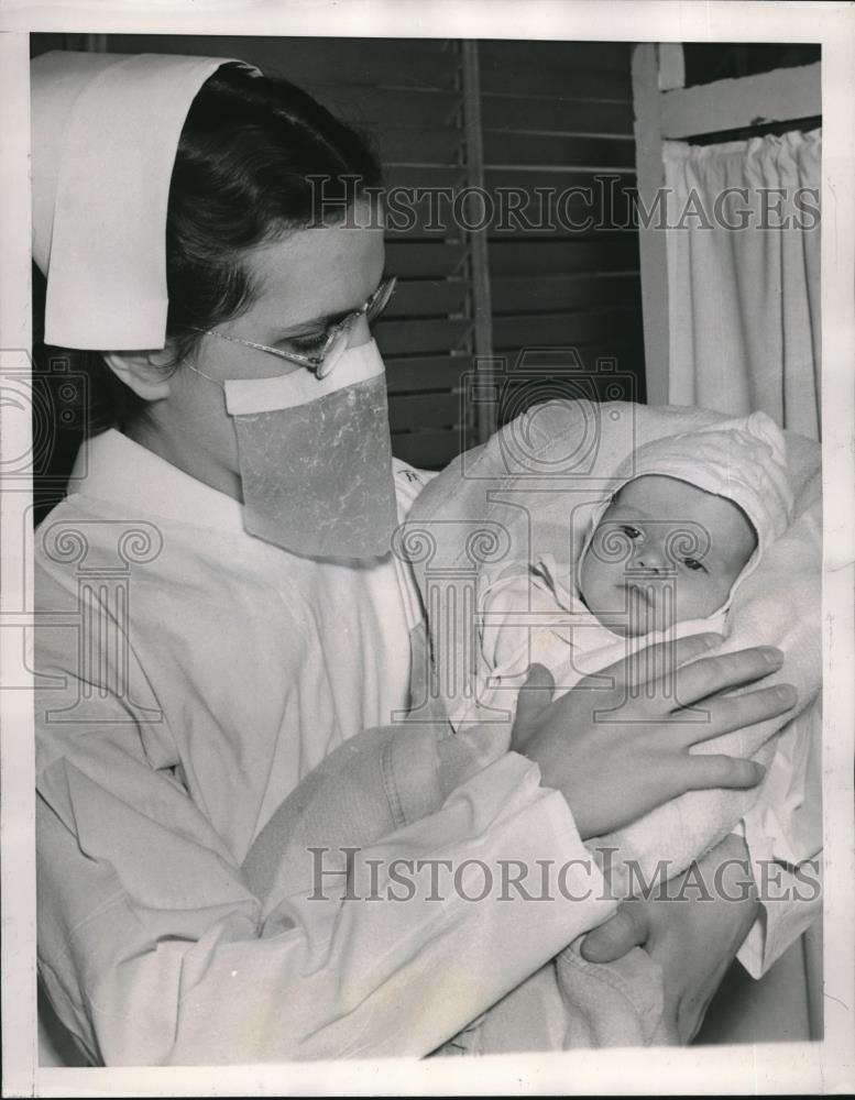 1939 Press Photo 44-day-old Shirley Fisher to have brain surgery, Kansas City MO - Historic Images