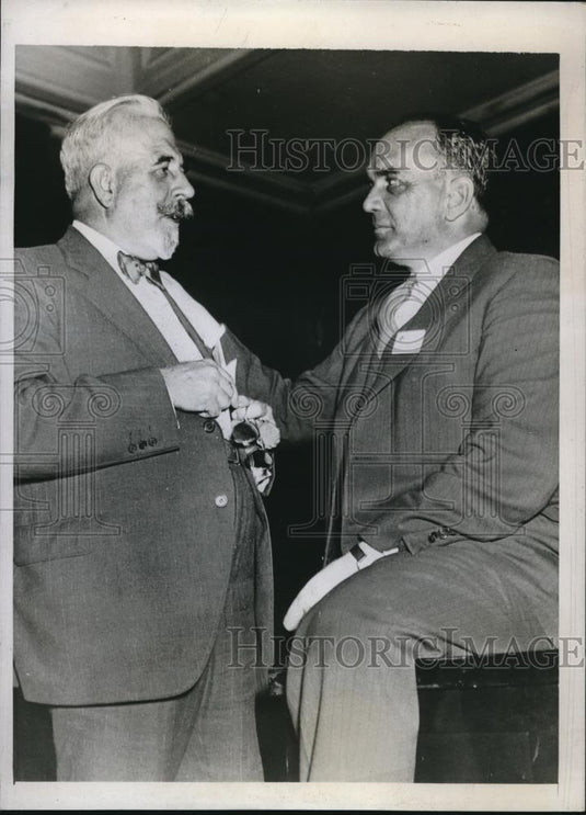 1937 Press Photo Frank C. Whitmore of American Chemical Society & Harrison Howe - Historic Images
