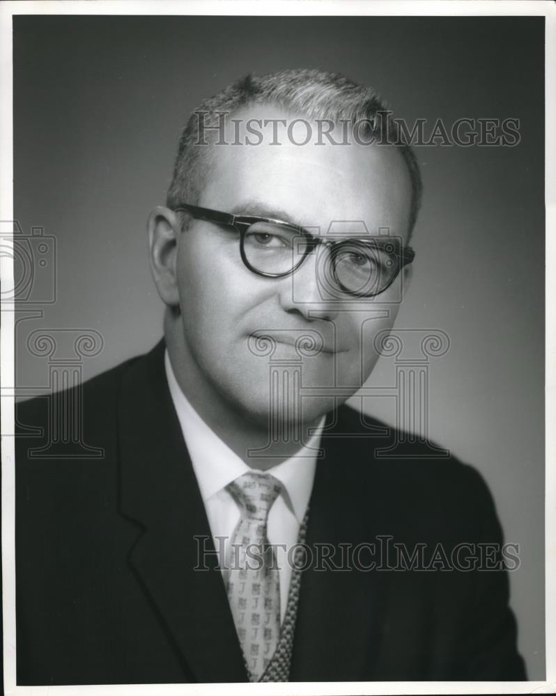 1961 Press Photo James M. Jones of Ware Vending Co. - Historic Images