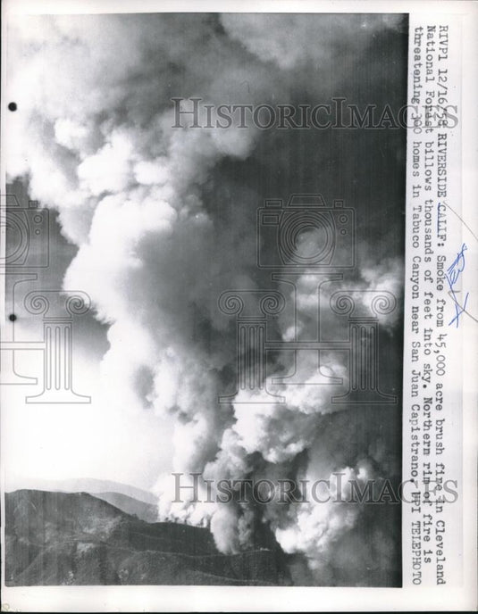 1958 Press Photo 45,000 Acre Brush Fire Cleveland National Forest Threatens 300 - Historic Images