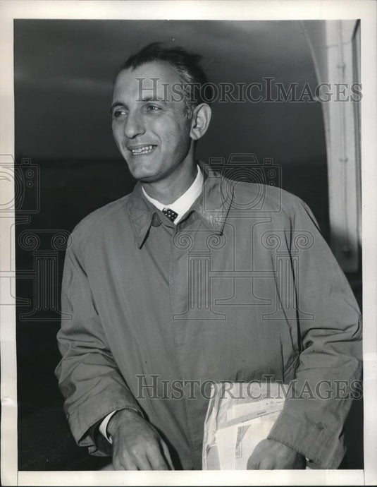 1947 Press Photo Composer Of "Symphonie", Alex Alstone Aboard "Sobieski' - Historic Images