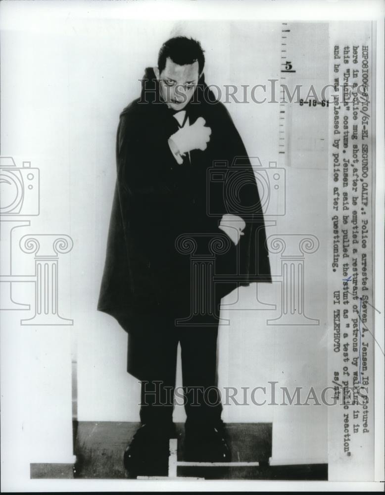 1961 Press Photo Steven A. Jensen Arrested in Dracula Costume in California - Historic Images