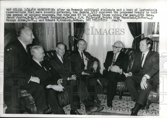 1969 Press Photo Political Stalemate Senate Approved Proposed Treaty Halting Nuc - Historic Images