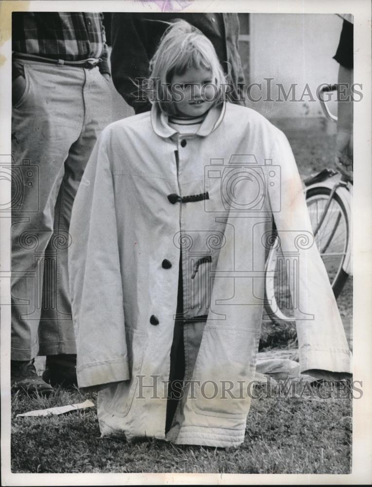 1962 Press Photo Santa Cruz, Calif. Michele Jercich in her dad&#39;s coat - Historic Images