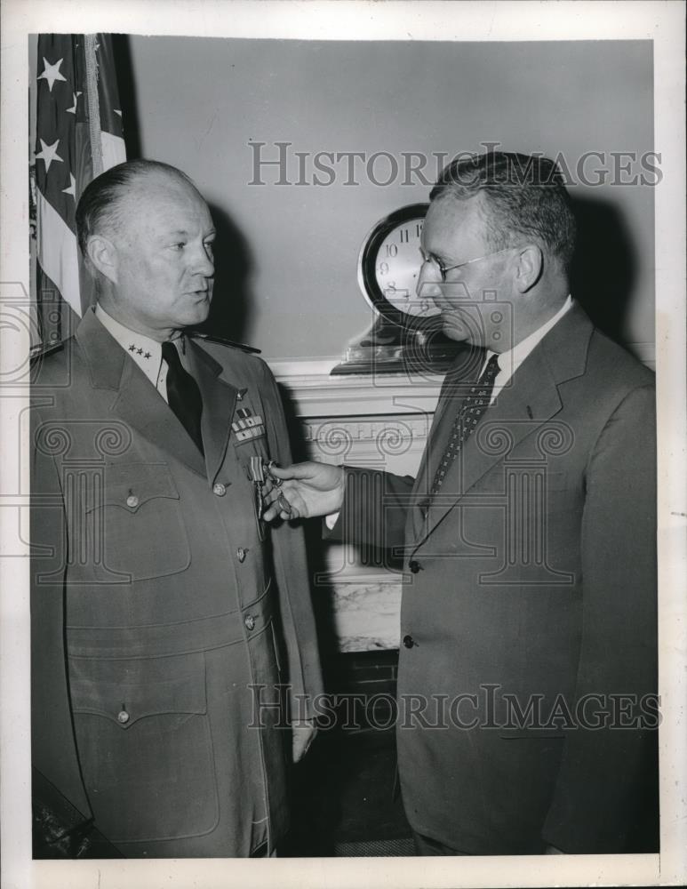 1947 Press Photo Vice Admiral Charles emery Rosendahl - Historic Images