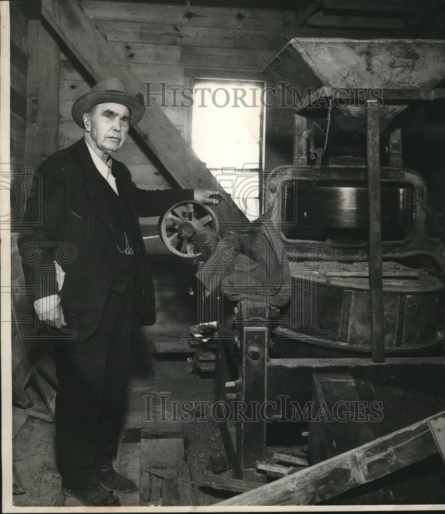 1934 Press Photo George Wheeler inventor - Historic Images