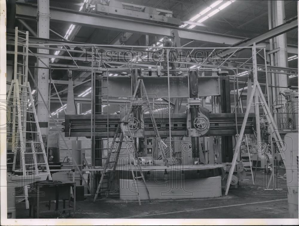 1960 Press Photo Construction work at an office building - Historic Images