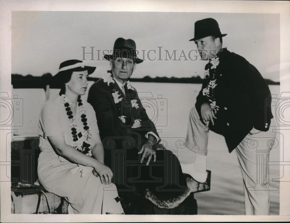 1936 Press Photo Senator William McAdoo &amp; Mrs McAdoo &amp; EO McDonnell of Airlines - Historic Images