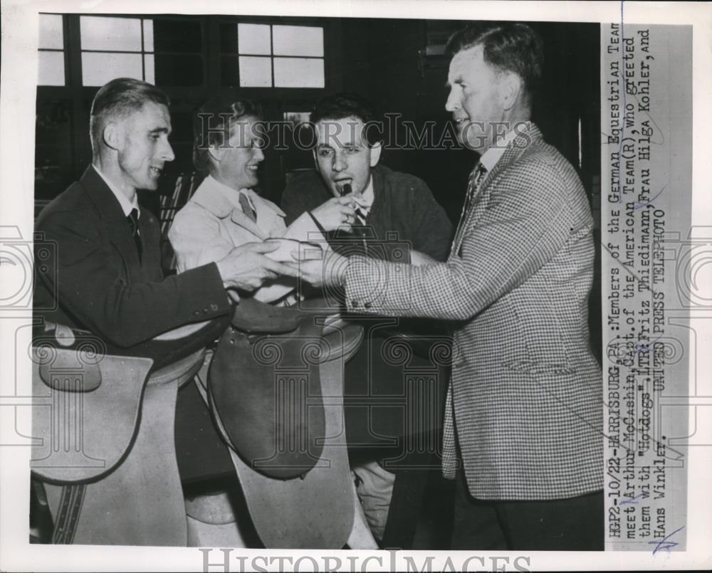 1954 Press Photo Members of German Equestrian Team meet Arthur McCashin - Historic Images