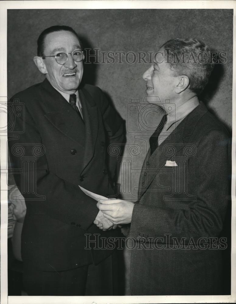 1939 Press Photo Former Newspaper Man Colonel Will Wayne & Sid Grauman - Historic Images