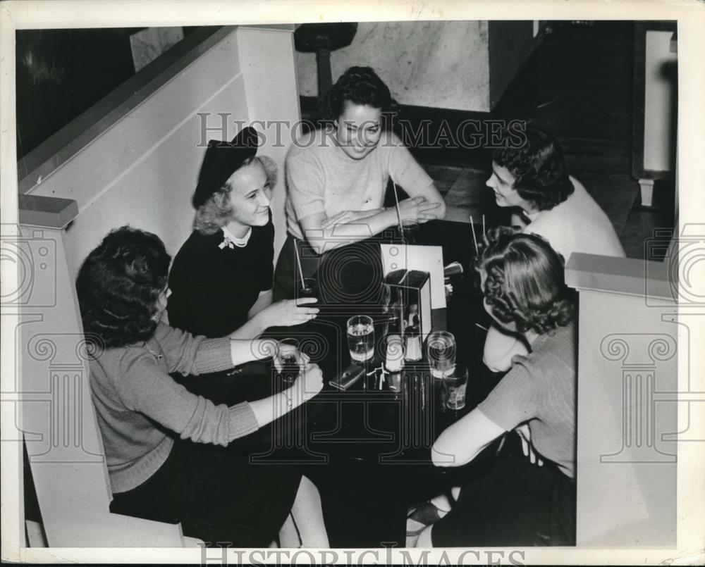 1941 Press Photo College Students - neb87653 - Historic Images