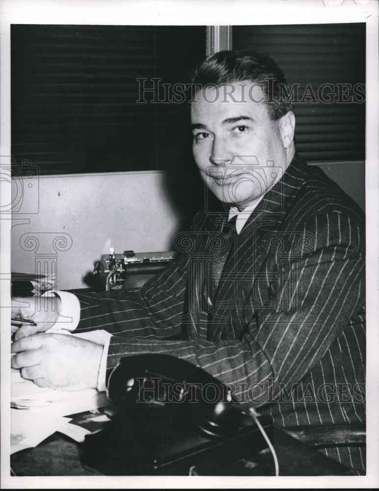 1957 Press Photo Pat McGrady, Science editor of American Cancer Society - Historic Images