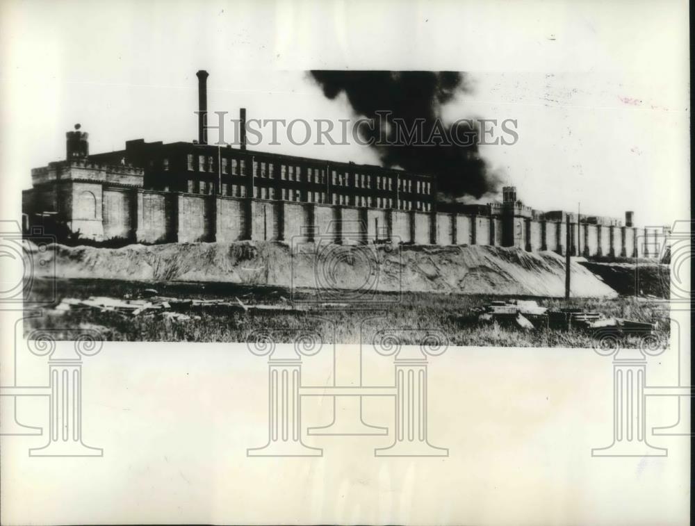 1935 Press Photo A Look at the Oklahoma State Prison during an inmate escape - Historic Images