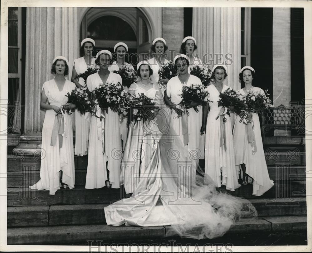 1937 Press Photo Mrs. Rev. J. Wadsworth and Bridal Attendants - Historic Images