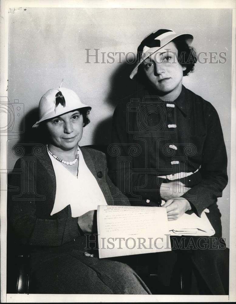 1934 Press Photo Joseph W. Cooke Mrs. Helen Cookie and daughter Kathleen - Historic Images