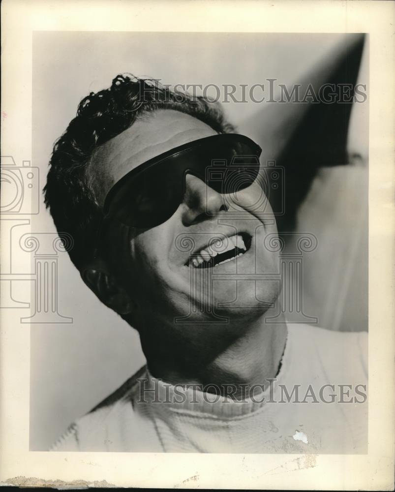 1945 Press Photo Shatterproof Tenite Sunglasses Designed for Military Use - Historic Images