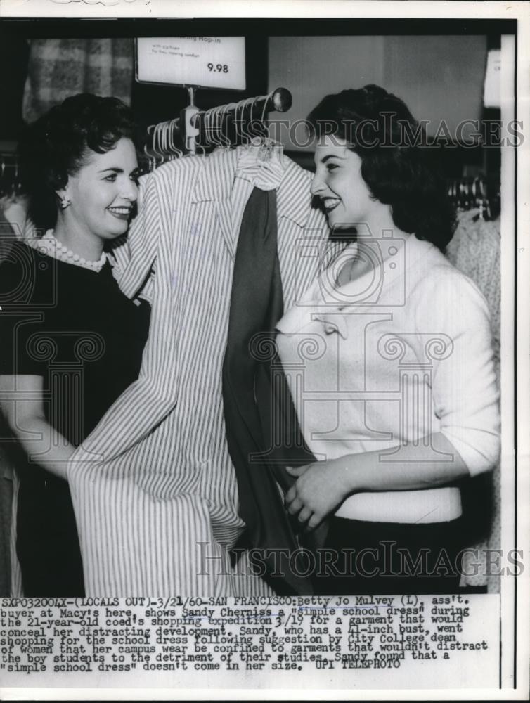 1960 Press Photo Betty Jo Mulvey of Macy&#39;s &amp; Sandy Cherniss with School Dress - Historic Images