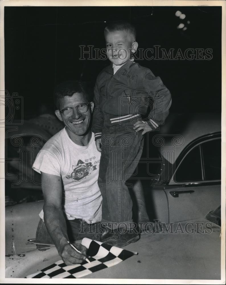 1961 Press Photo Herb Wooley, Race Card Driver with Dink Haffa - Historic Images