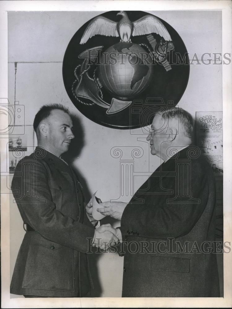 1944 Press Photo Sec of Interior, Harold Ickes &son Raymond, US Marine - Historic Images