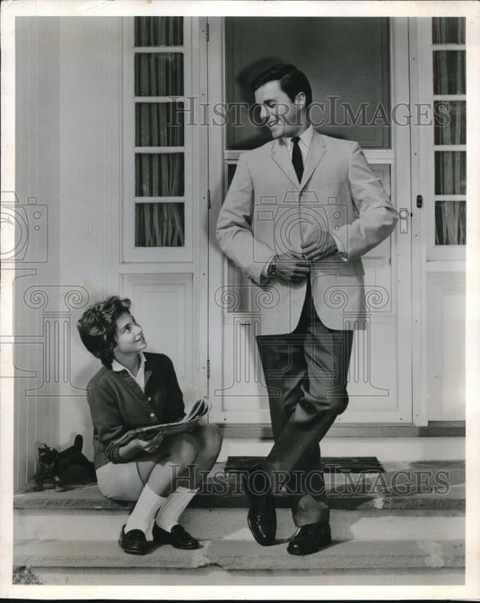 1960 Press Photo Man Wearing Light Sports Jacket with Dark Pants and Tie - Historic Images