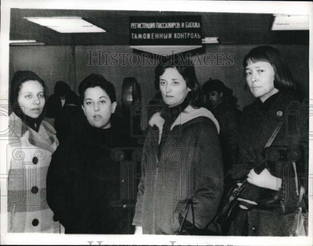 1966 Press Photo Four American Women Opposed To US Policy In Vietnam - Historic Images