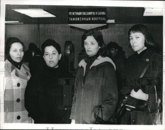 1966 Press Photo Four American Women Opposed To US Policy In Vietnam - Historic Images