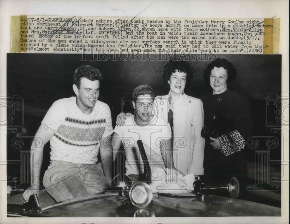 1949 Press Photo Larry Murphy, Robert Allyn, Mrs. Viola Allyn rescued - Historic Images