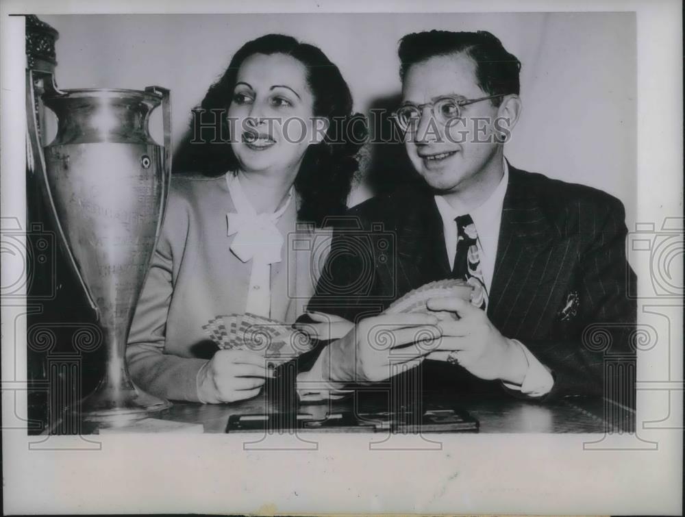 1945 Press Photo Mr. and Mrs Louis Jaeger of New York National Bridge Title - Historic Images