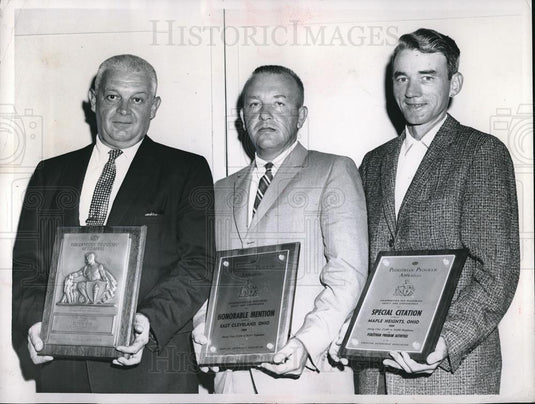 1960 Press Photo H.C.L. Cordrey,Capt. R. Troyson & Sgt. Dennis J. Love - Historic Images