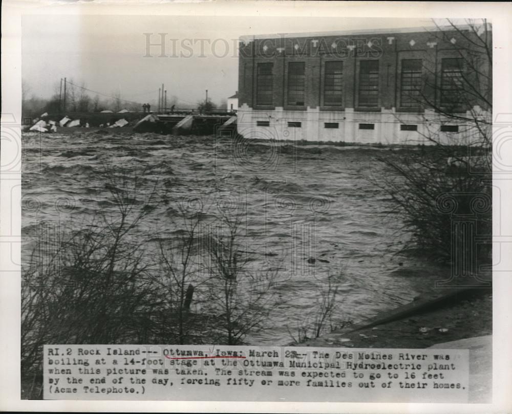 1948 Press Photo Ottawa Iowa Des Moines River at 14 Foot Stage - Historic Images