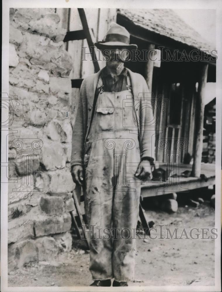 1935 Press Photo TJ Thomas, Commonwealth College, Mena Ark - neb92560 - Historic Images