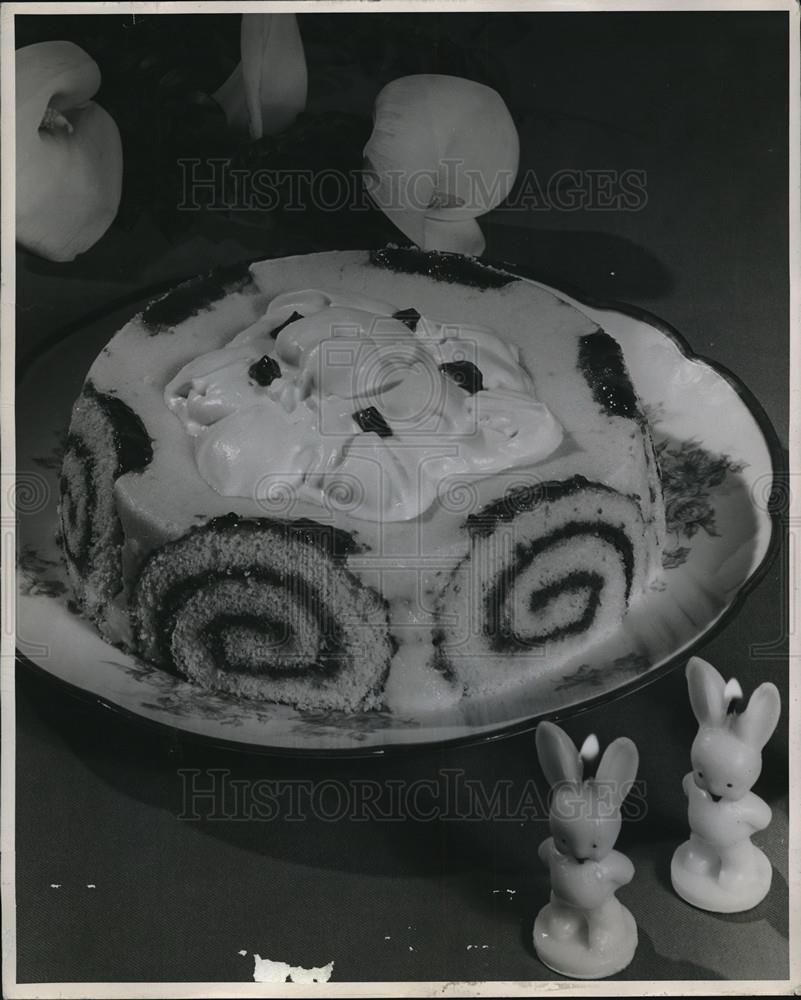 1948 Press Photo A delicious cake for Easter. - Historic Images
