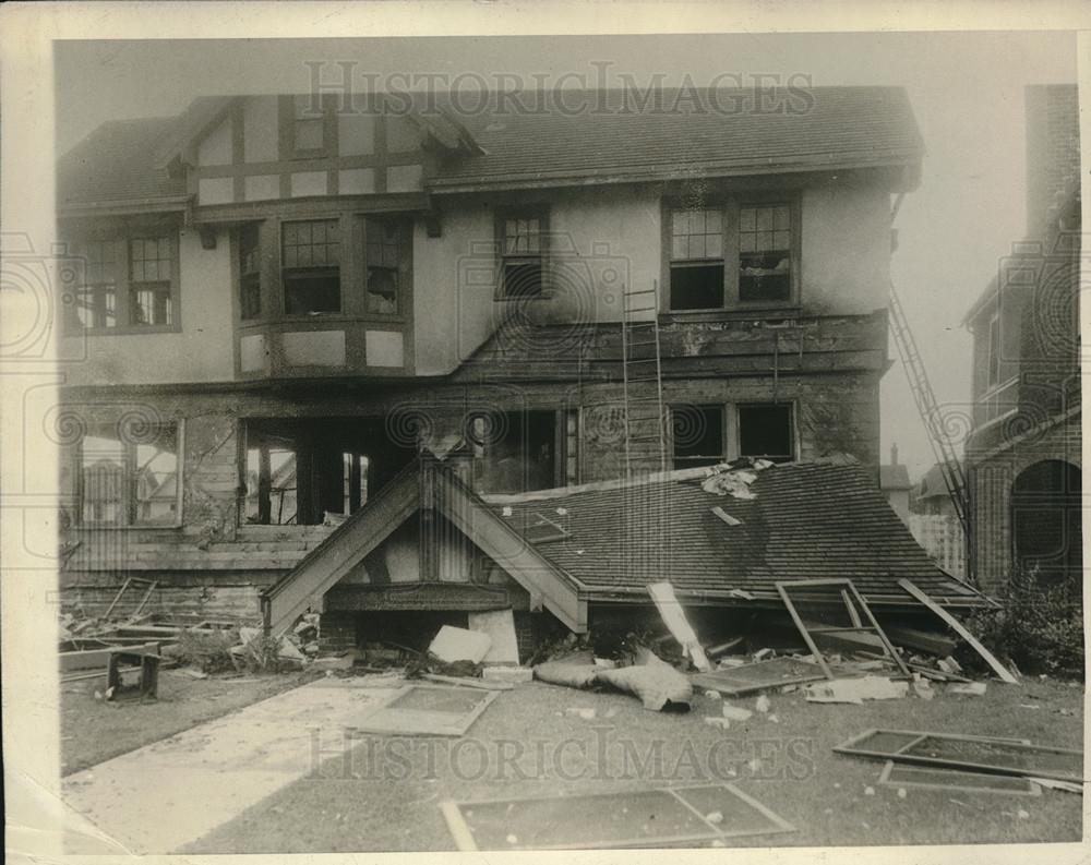 1926 Press Photo Gas Leak Causes Explosion at Dr KC Wold's Home Minneapolis - Historic Images