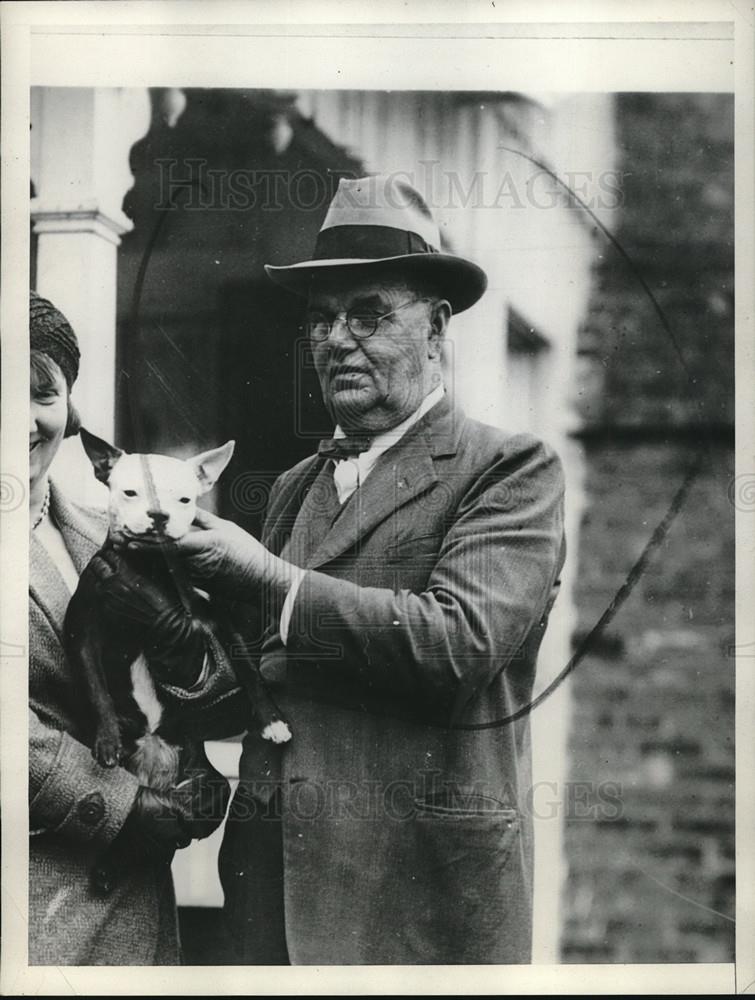 1932 Press Photo Jonathan Phillip Hana &amp; his pet dog - Historic Images