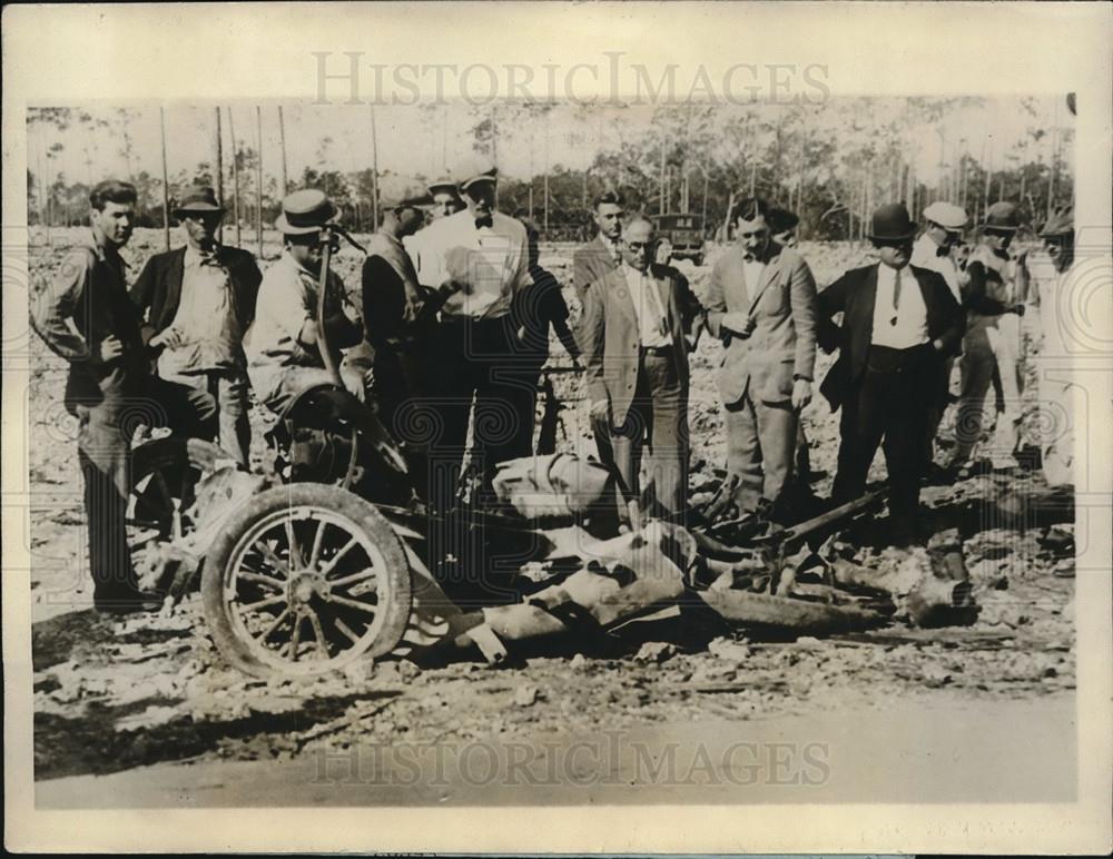 1926 Press Photo 4 Men Killed When 200 Sticks of Dynamite Exploded on Truck - Historic Images
