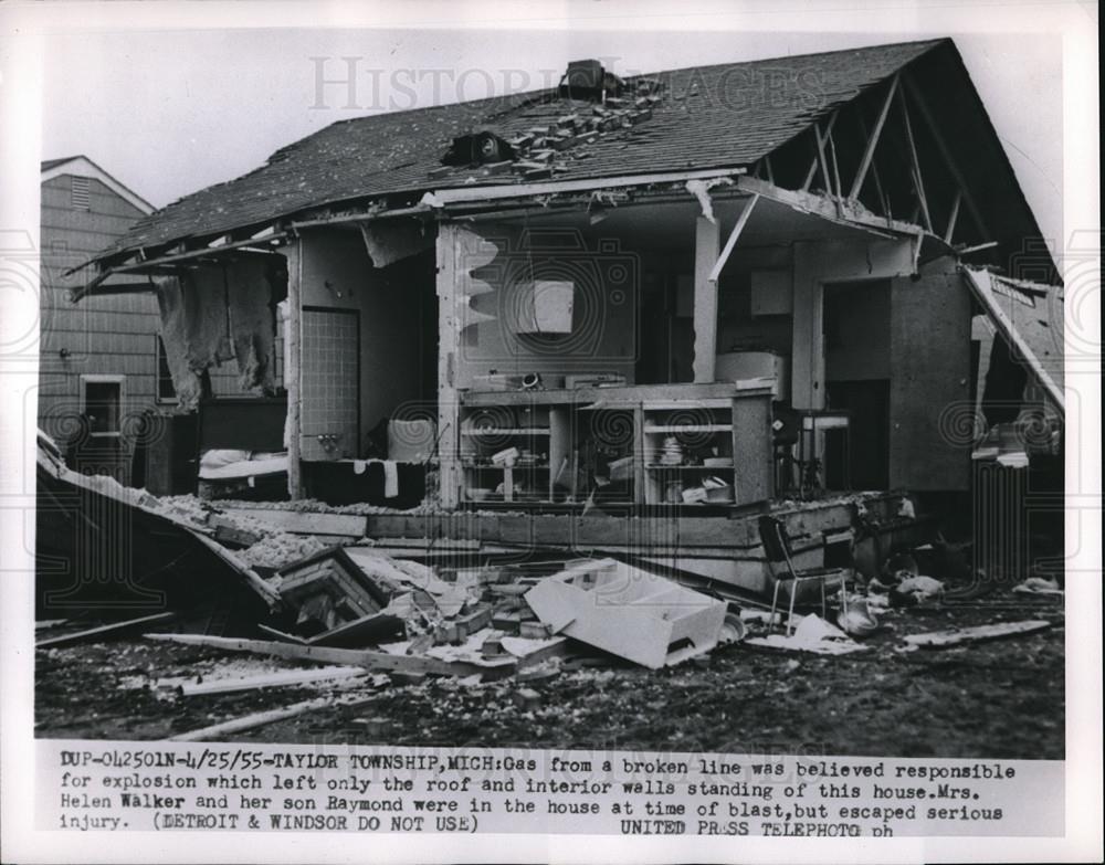 1955 Press Photo Gas from Broken Line Cause of Explosion Taylor Township Miching - Historic Images