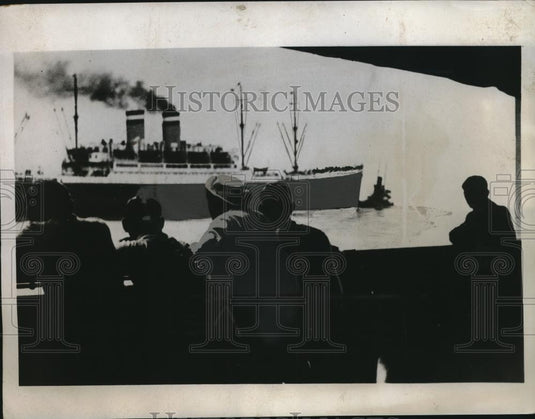 1934 Press Photo Liner "Albert Ballin" Rammed Tugboat 8 People Died - Historic Images
