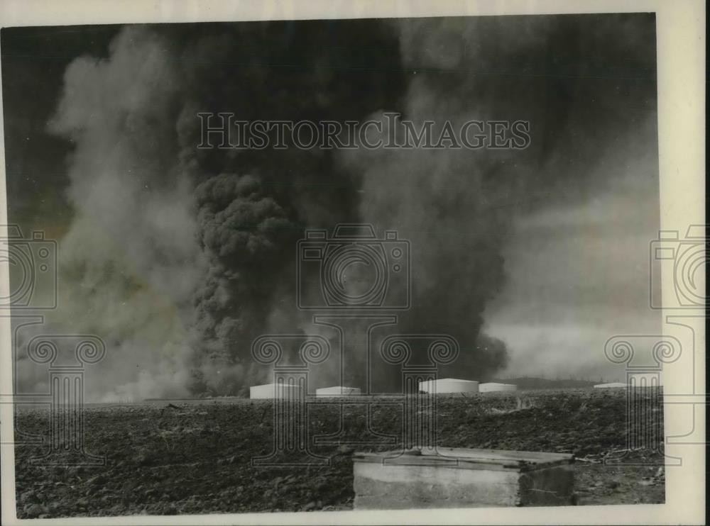 1926 Press Photo Huge oil fire at Brea, Calif refinery - neb91492 - Historic Images