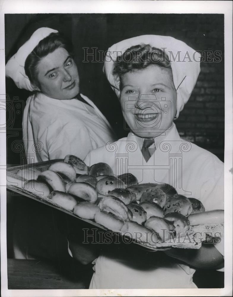 1954 Press Photo Cooking Contest for British Army Women in Dorset England - Historic Images