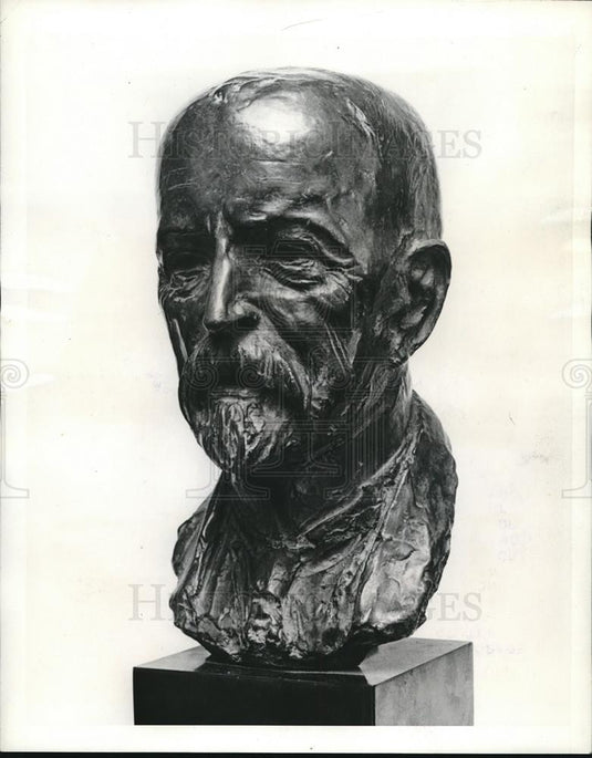1942 Press Photo Portrait By Sculptor Jo Davidson Of The Czaechoslovakian - Historic Images