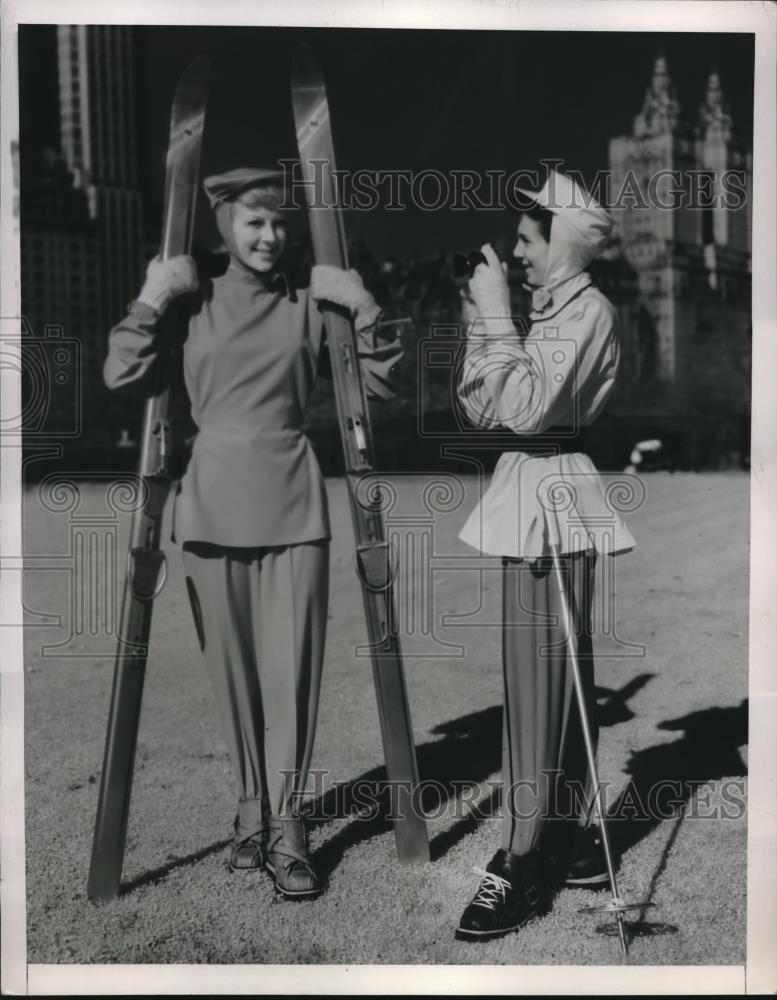 1948 Press Photo Two Women Ready for Skiing - Historic Images
