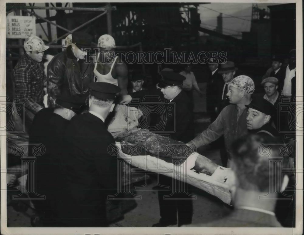 1937 Press Photo Detroit Sewer Cave in - Historic Images