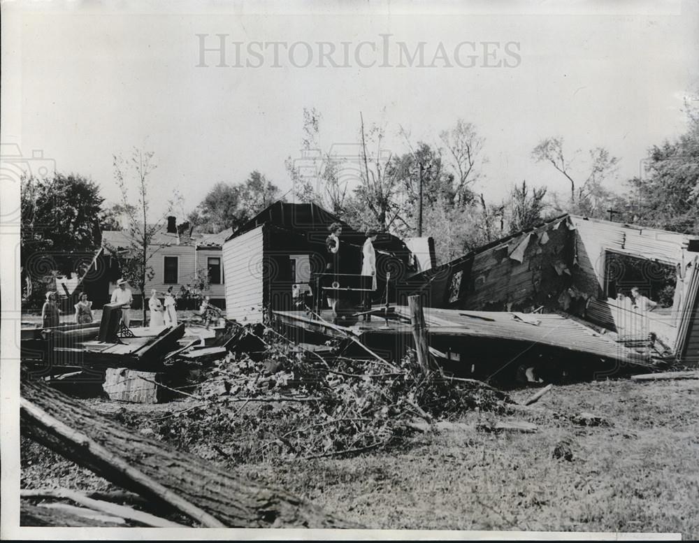 1934 Press Photo Residences Hit by Tornado in Jacksonville, Illinois - Historic Images