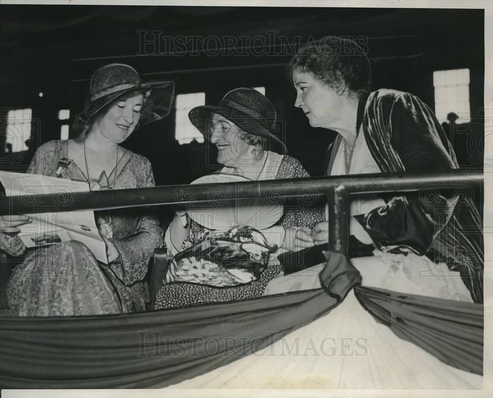 1932 Press Photo Women delegates at Democratic Natl Convention Mrs C Donohoe - Historic Images